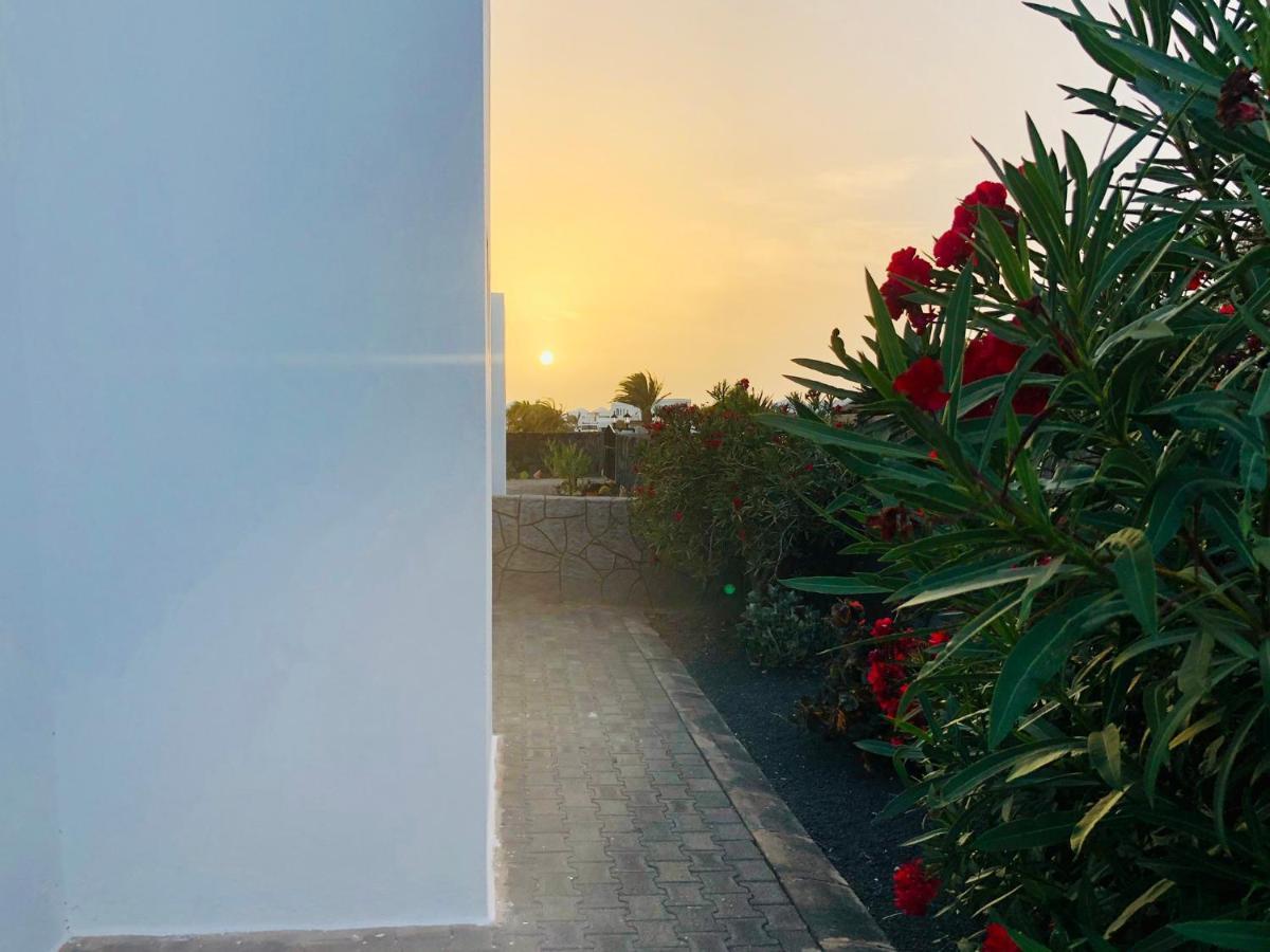 Villa Neptuno With Private Pool, Sea View, Sat-Tv & Free Wifi 普拉亚布兰卡 外观 照片